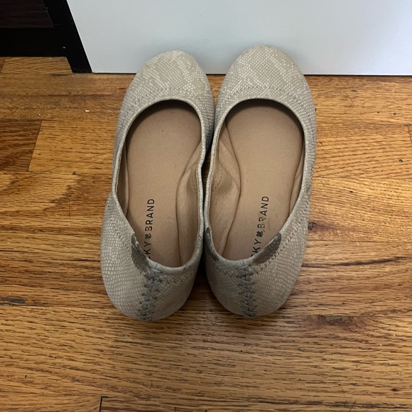 Snake pattern flats - Picture 2 of 3